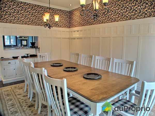 Salle � manger - Tr&egrave;s grande salle &agrave; manger 