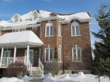 Maison en rangée / de ville à Saint-Laurent, Montréal / l'Île Maison en rangée / de ville à Saint-Laurent, Montréal / l'Île