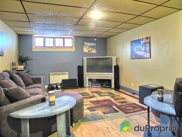 Sous-sol - Salle familiale (ancien d&eacute;cor)