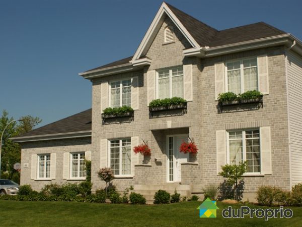 Fa&ccedil;ade - Fa&ccedil;ade de la maison tr&egrave;s fenestr&eacute;e et orient&eacute;e plein sud, beaucoup de d'&eacute;clairage naturel