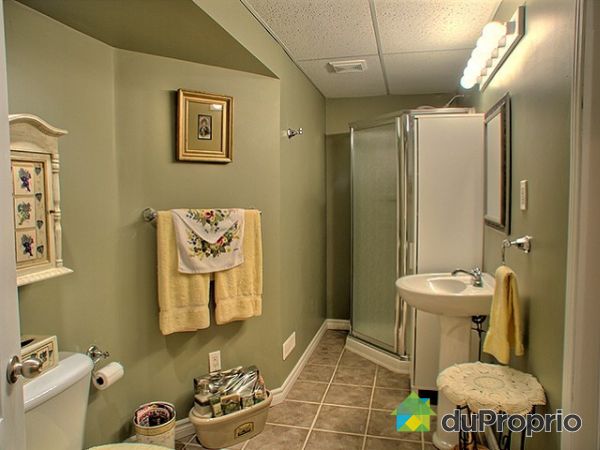 Salle de bain sous-sol - Finition professionnelle.