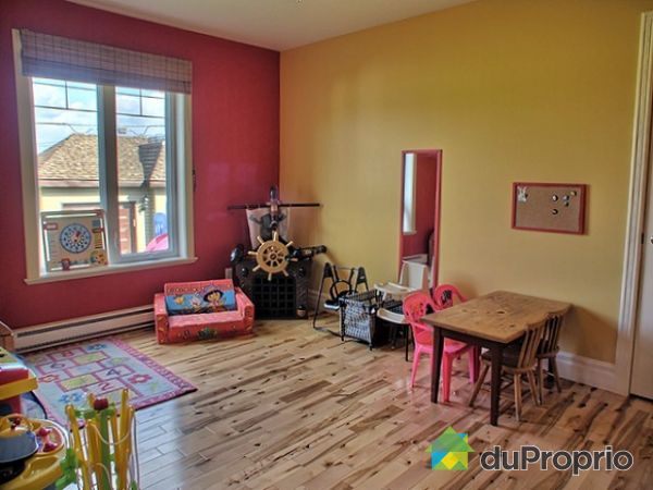 Salle de jeux - Situ&eacute; au Rez-De-Chauss&eacute;