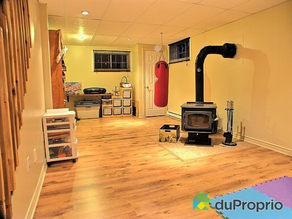 Salle familiale - Tr&egrave;s grande salle familiale, beaucoup d'espace de jeu!