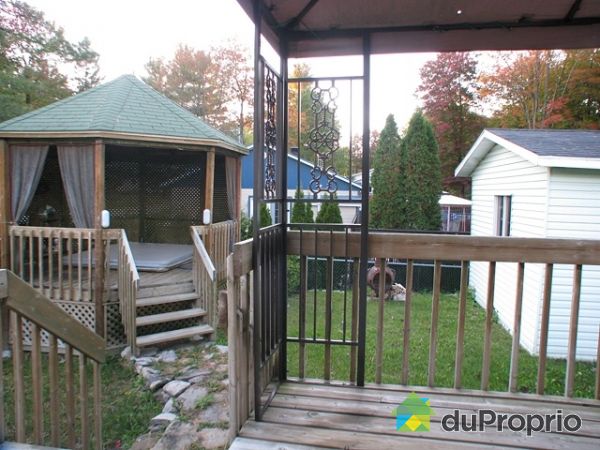 Spa - Patio de 12 X 12 avec Spa 6 places dans Gazebo octogonal de 12'