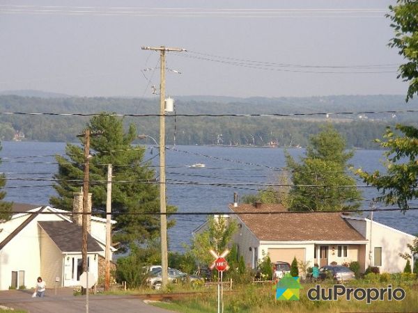 Vue sur le lac