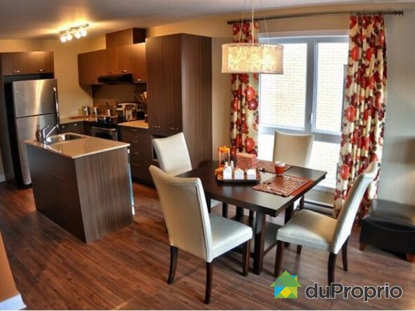 Eat-in Kitchen