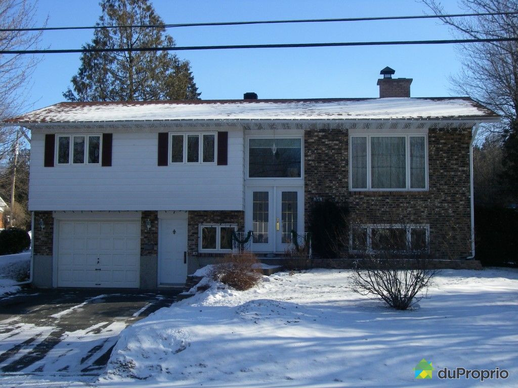 Facade En Hiver Bungalow Sureleve Granby