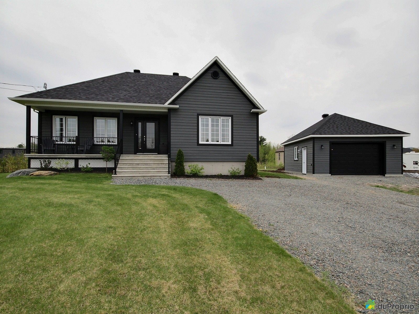 Facade Bungalow Granby