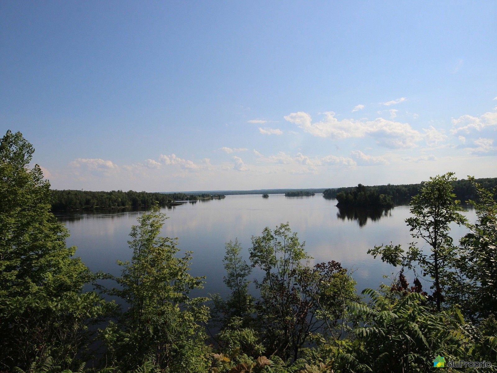 House for sale in l'IleduGrandCalumet, 180 chemin de la Montagne