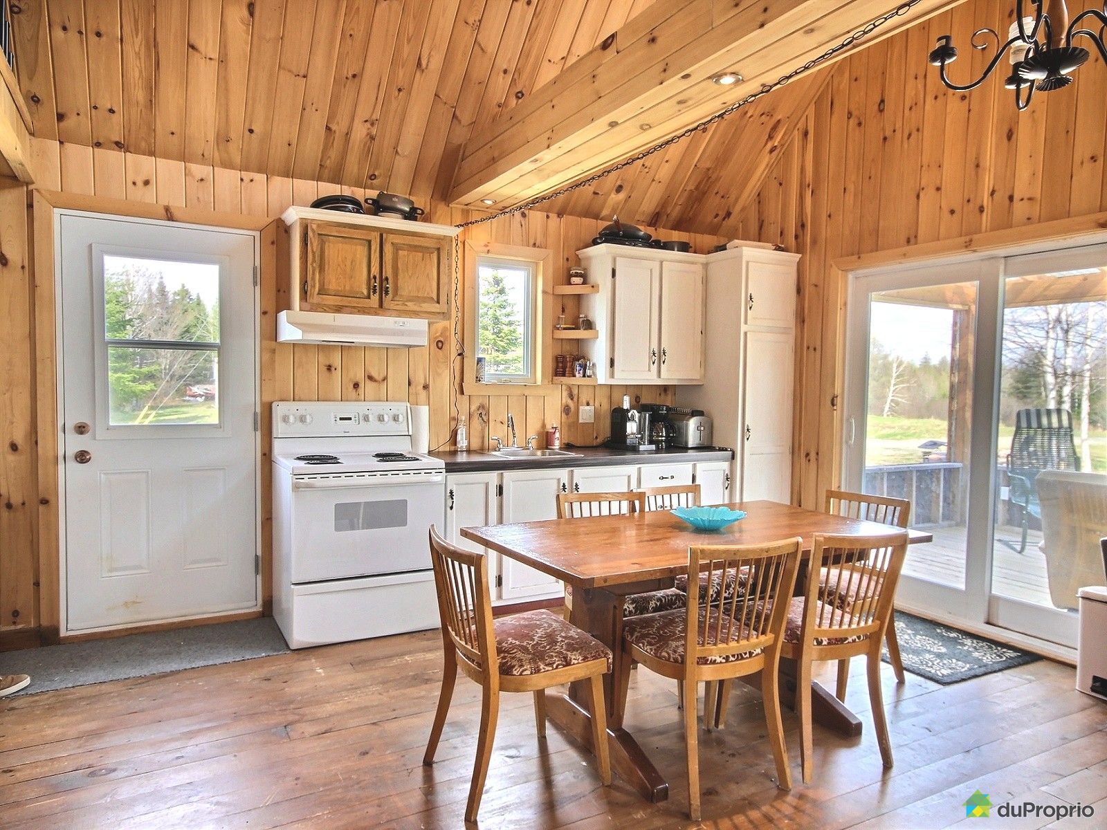 Chalet à vendre 40 Chemin du Domaine Évangéline, immobilier Québec Chalet à vendre 40 Chemin du Domaine Évangéline, immobilier Québec