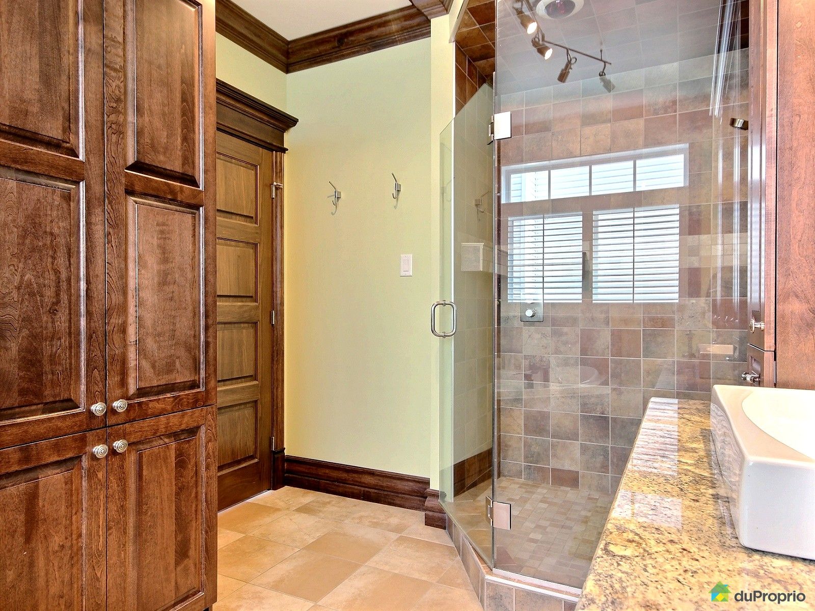 Salle de bain chambre des maitres – lombards