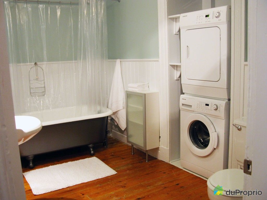 Une Petite Salle De Bain Avec Machine A Laver La Salle De Bains De Une Petite Salle De Bain Avec Machine A Laver La Salle De Bains De
