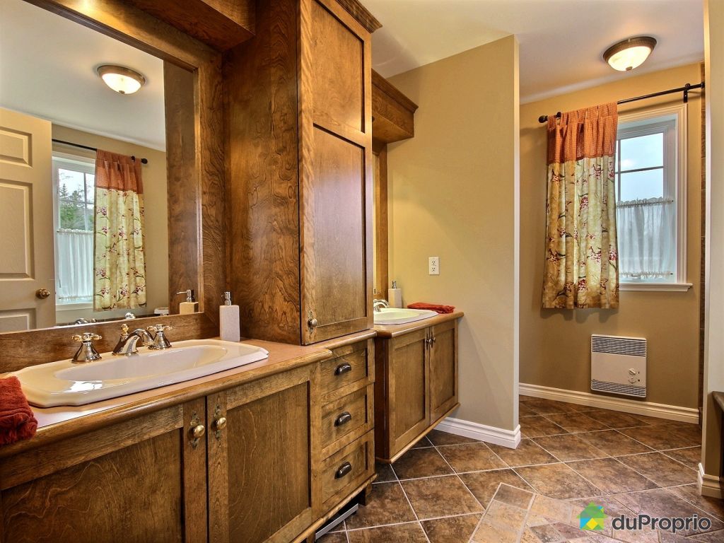 Maison à vendre LacBeauport, 19, montée du Bois Franc, immobilier