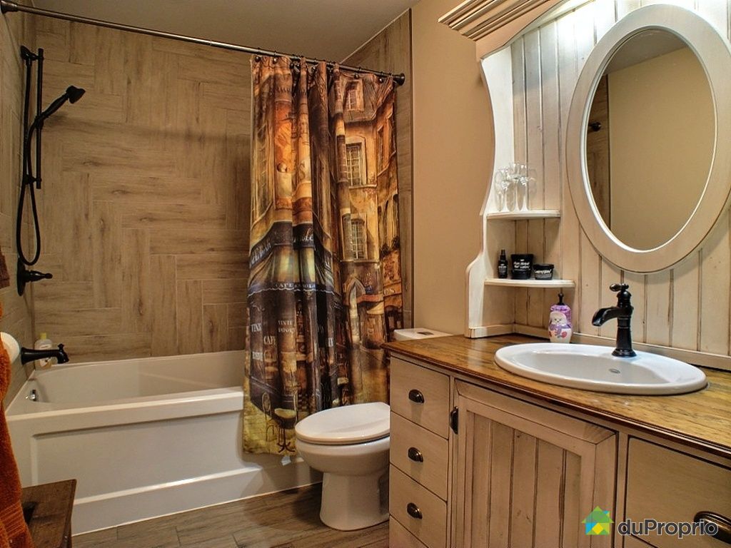 Salle de bain rustique avec douche – lombards