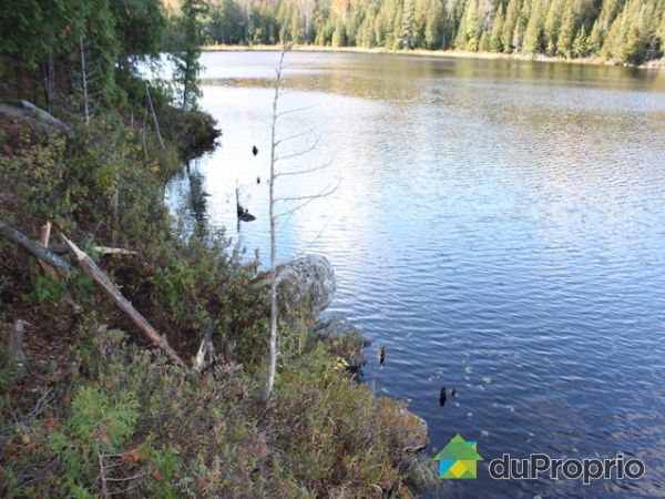 Acc&egrave;s au lac