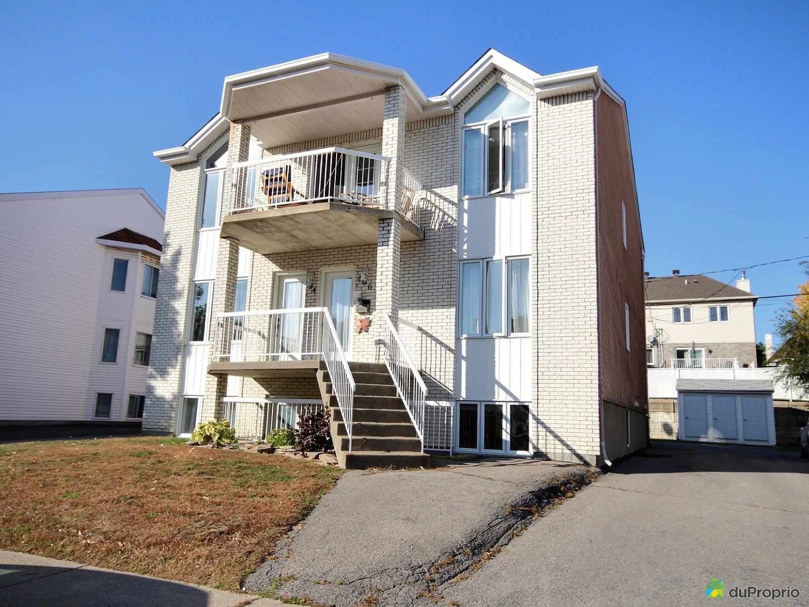 Triplex à vendre SteTherese, 194, immobilier Québec DuProprio 720822