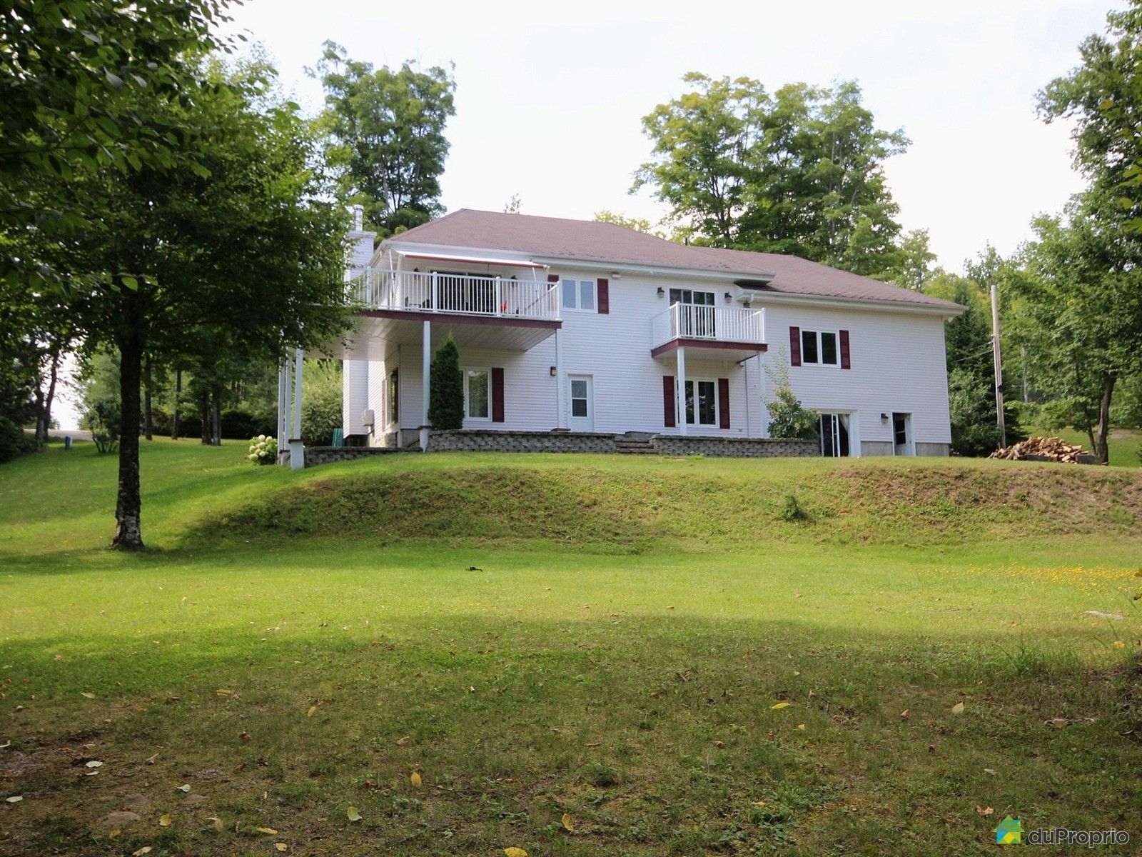 Bungalow Surélevé vendu MontLaurier, immobilier Québec DuProprio