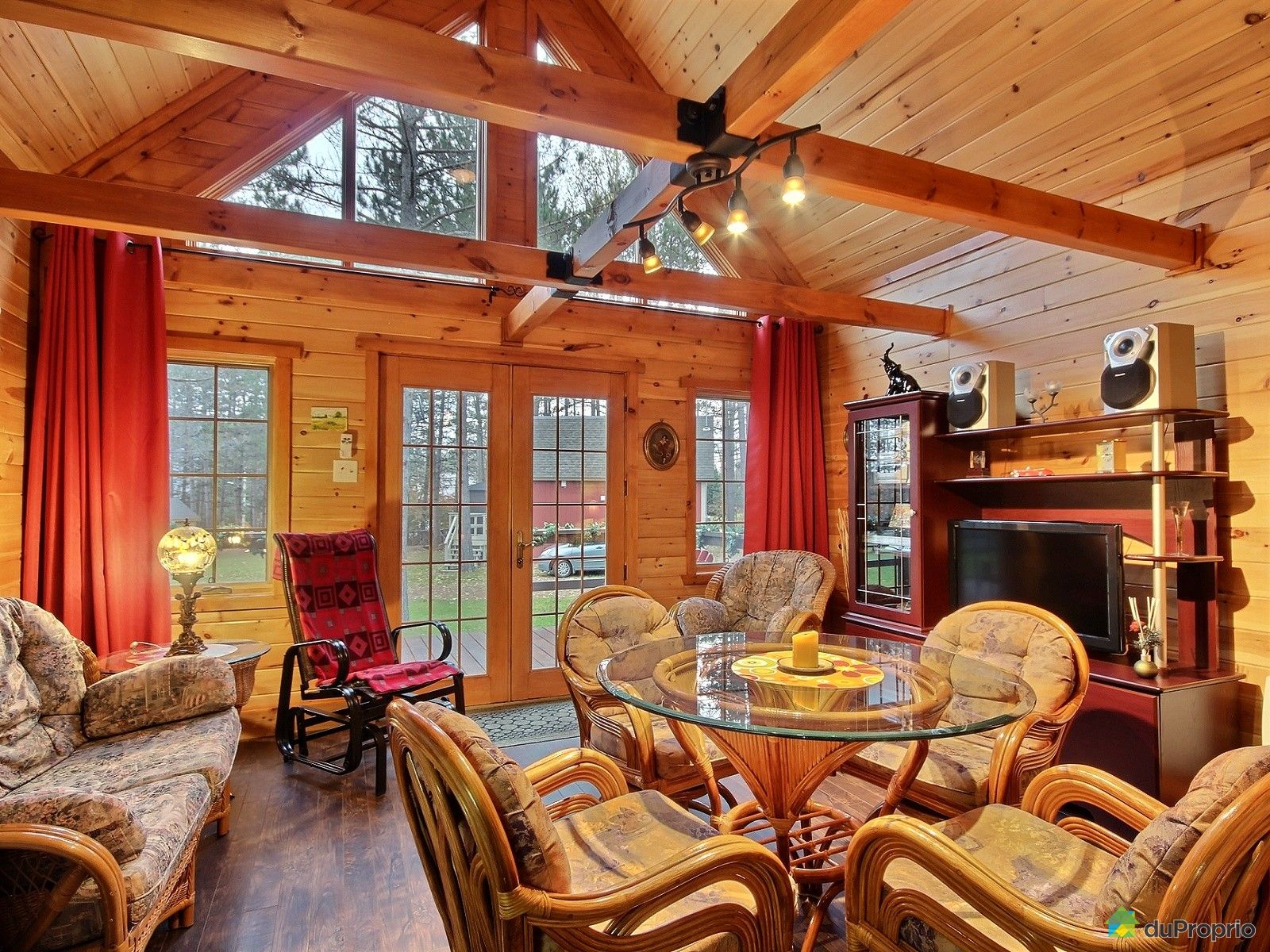 Chalet vendu Coaticook, immobilier Québec DuProprio 662933