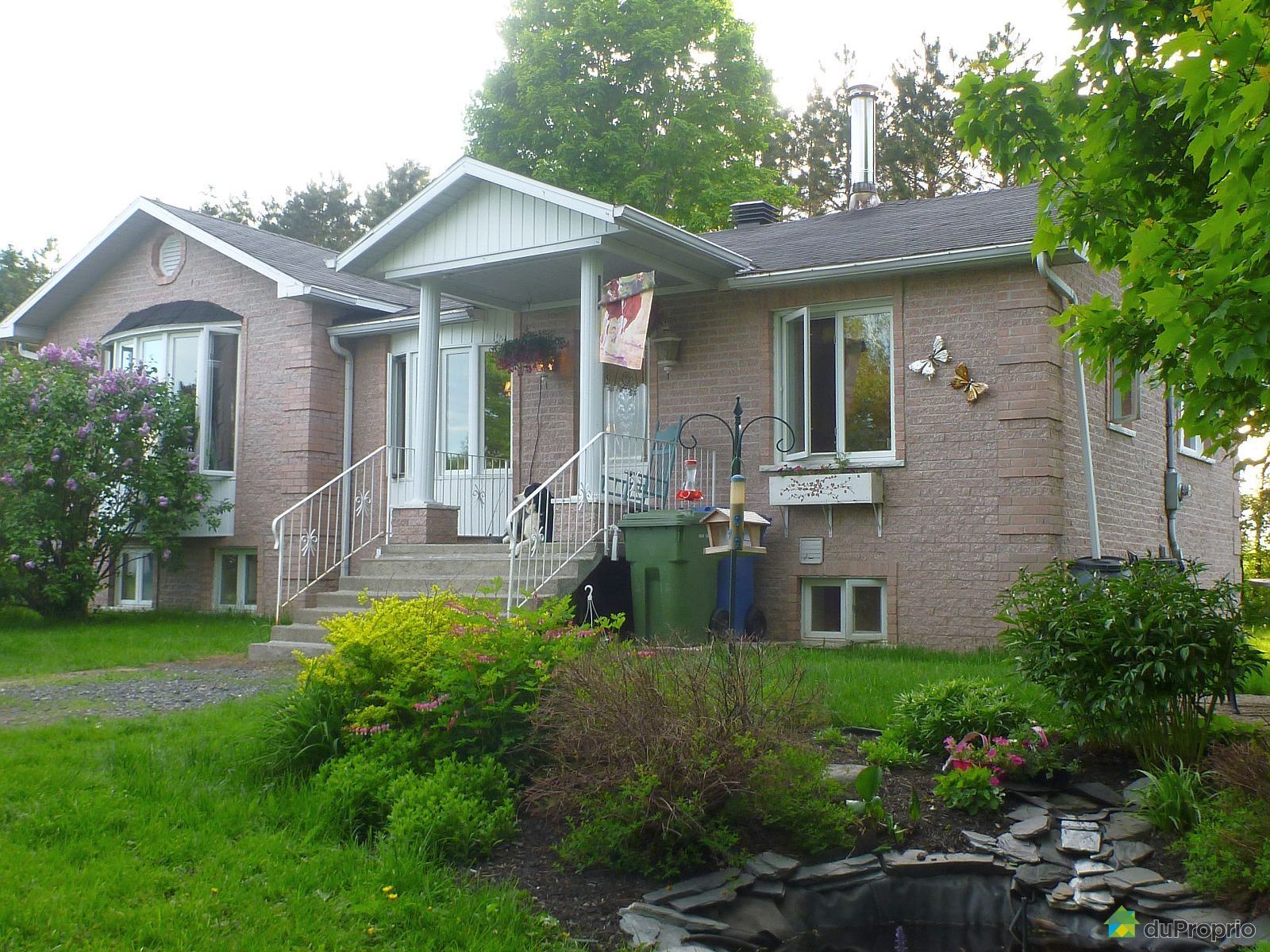 StFrançoisXavierDeBrompton à vendre DuProprio