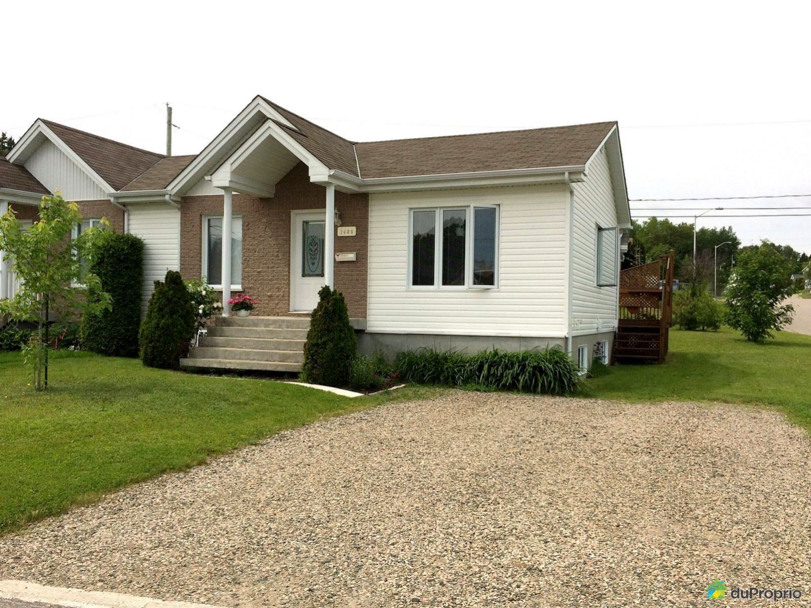 1485, rue SaintStanislas, La Baie à vendre DuProprio