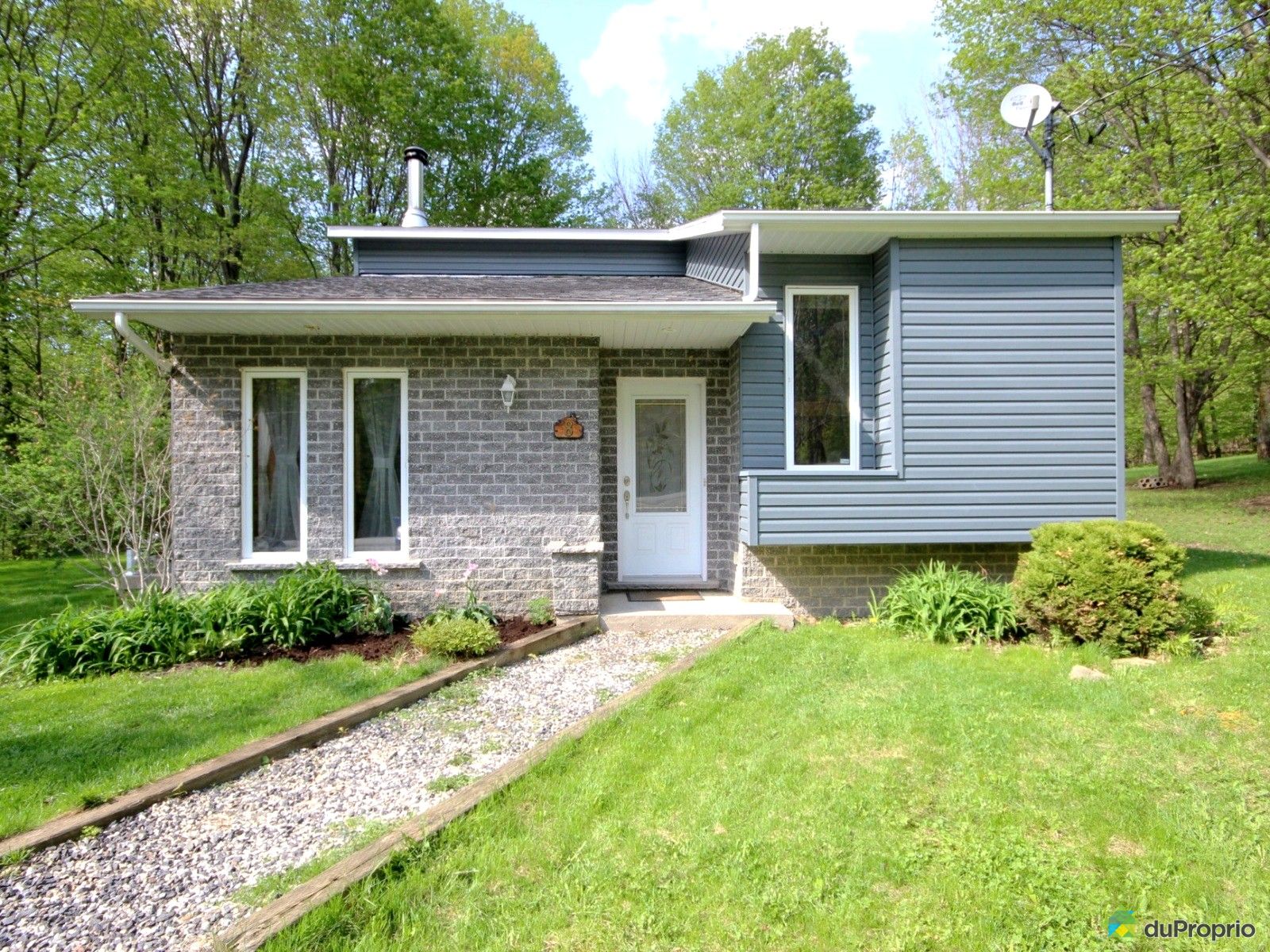 8, rue des Érables, Bromont à vendre DuProprio