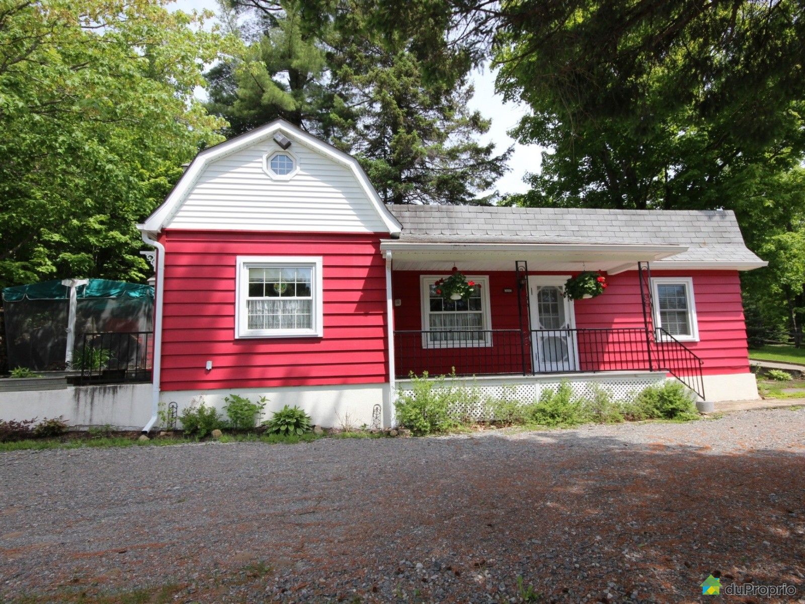 250, chemin du Village, LacDesSeizeIles à vendre DuProprio