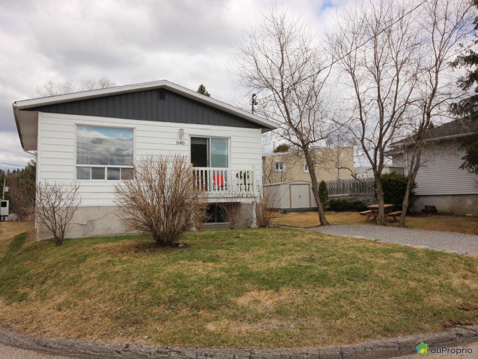 646, rue Frontenac, MontLaurier à vendre DuProprio