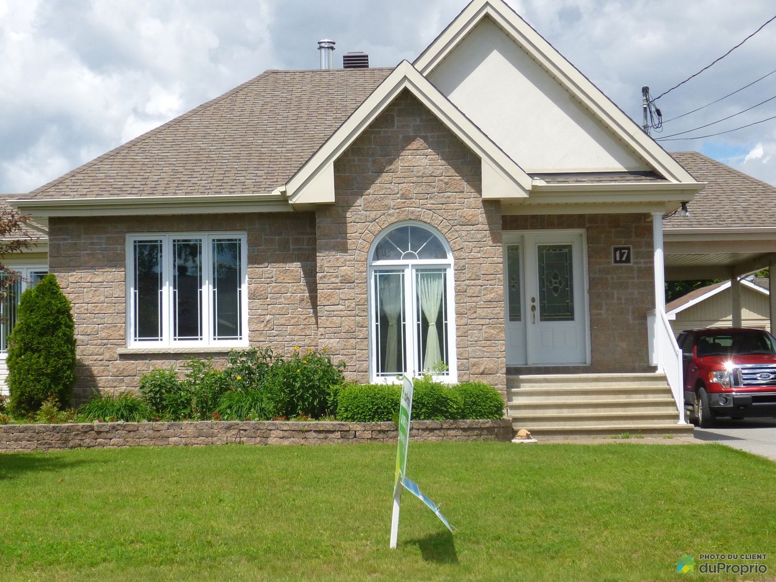 17, rue Vallières, StAndréAvellin à vendre