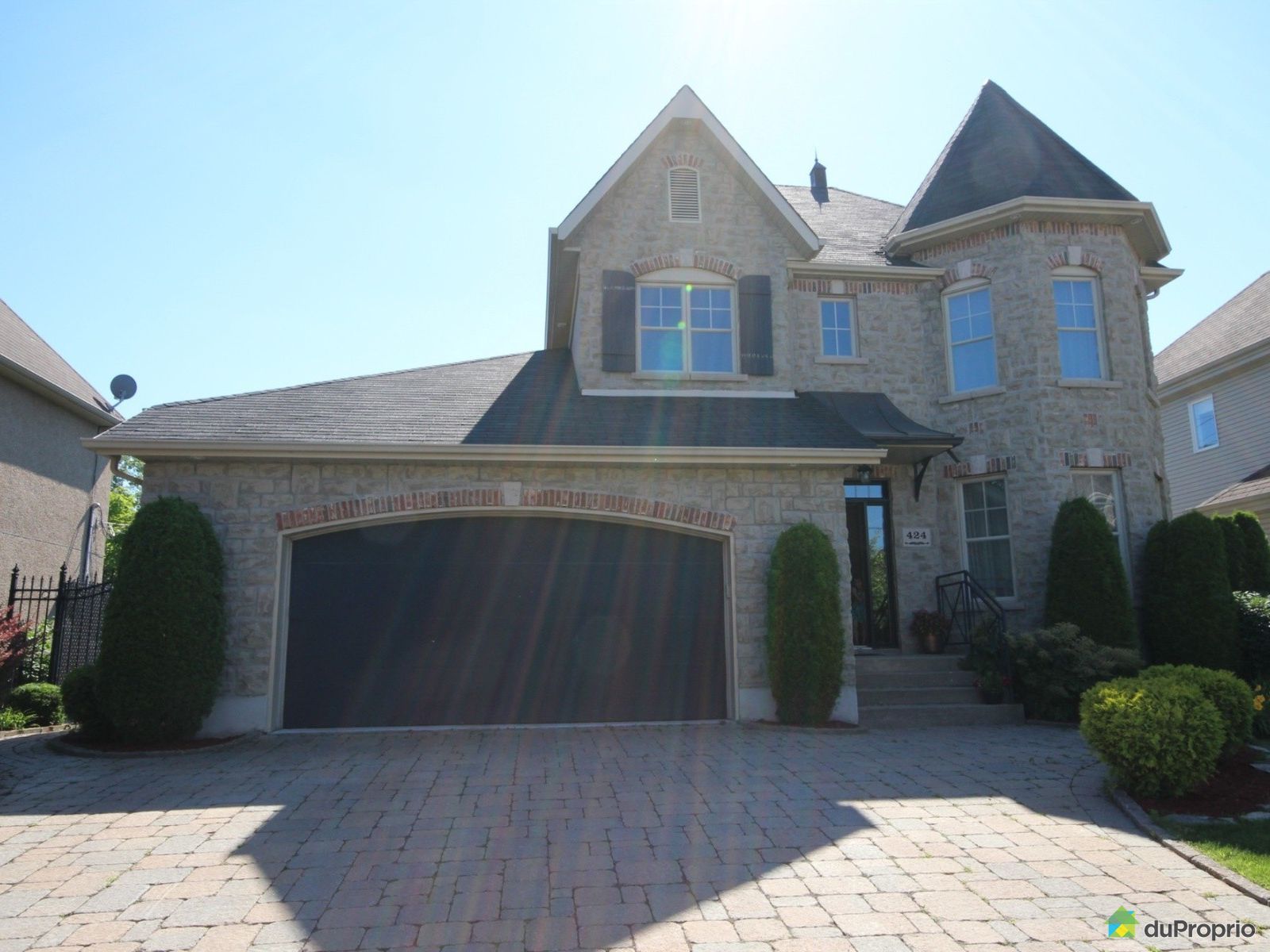 424, rue de SaintServan, SteDorothée à vendre DuProprio 424, rue de SaintServan, SteDorothée à vendre DuProprio