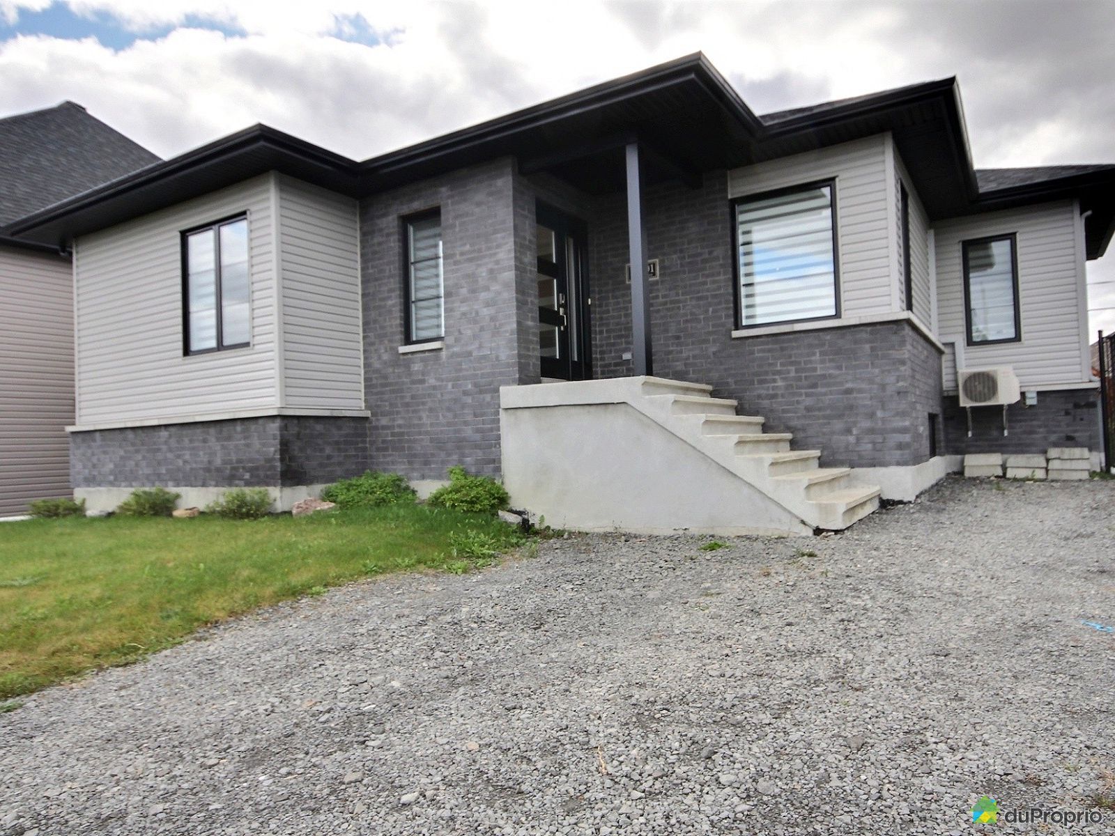 20019001 rue Charles, Mirabel (StJanvier) for sale DuProprio