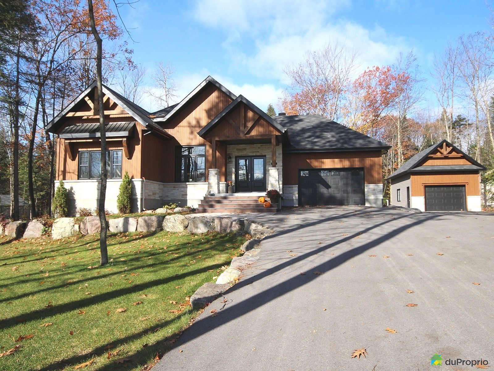 216 rue des GrandsPics, StColomban for sale DuProprio