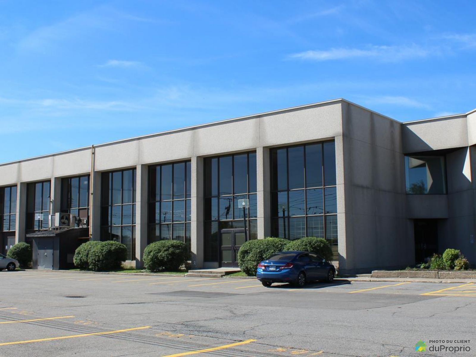 9045, Chemin de la CotedeLiesse, Dorval / L'Île Dorval à louer