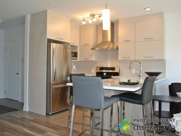 575, rue Robert-Élie, Laval-des-Rapides à louer