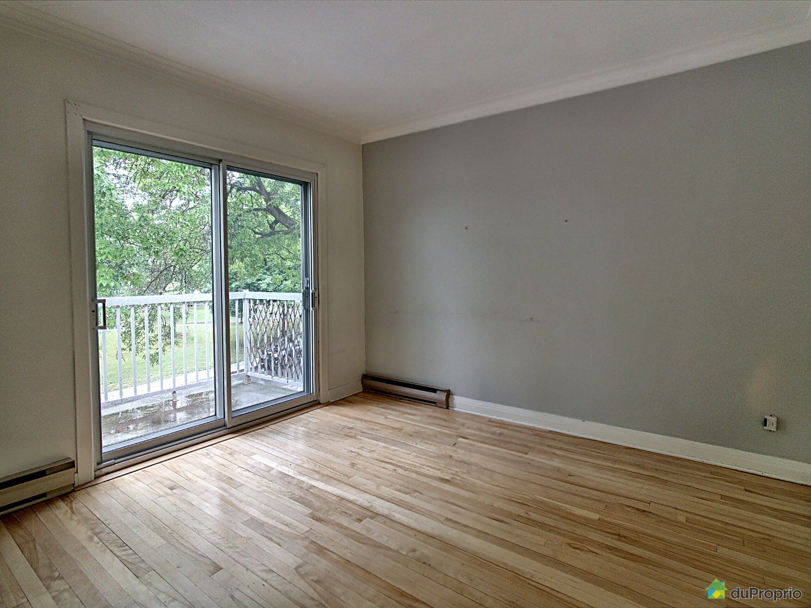 3-2425, rue Dézéry — photo 1