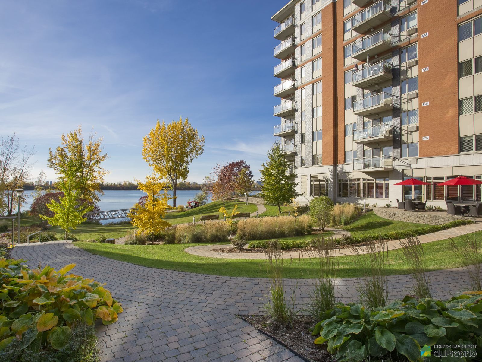 8160, boulevard SaintLaurent Résidence pour aînés Sélection