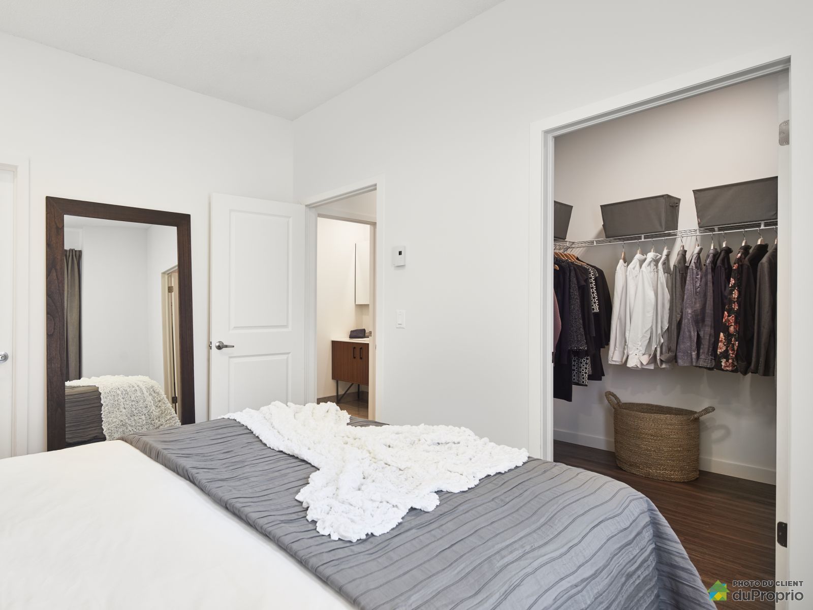 Unité 5 ½ - SOLÉA - 3580 boulevard Saint-Elzéar Ouest — photo 3