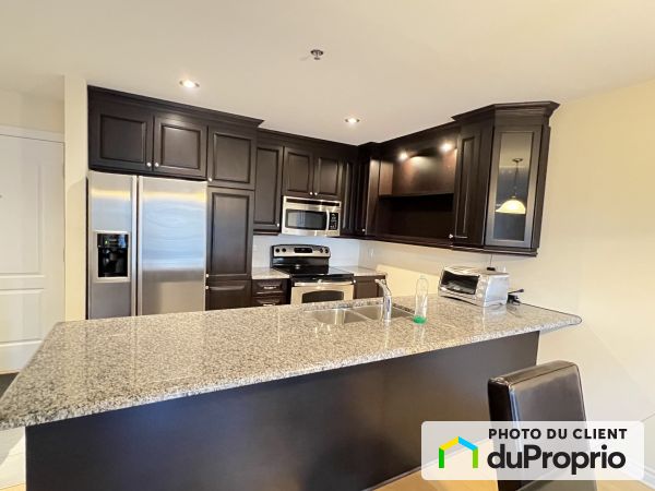 805, boulevard Chomedey, Chomedey à louer