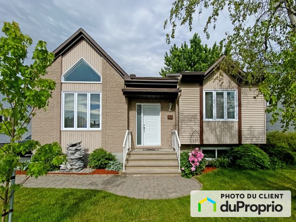 146 rue Élisée-Martel, Ste-Rose for rent