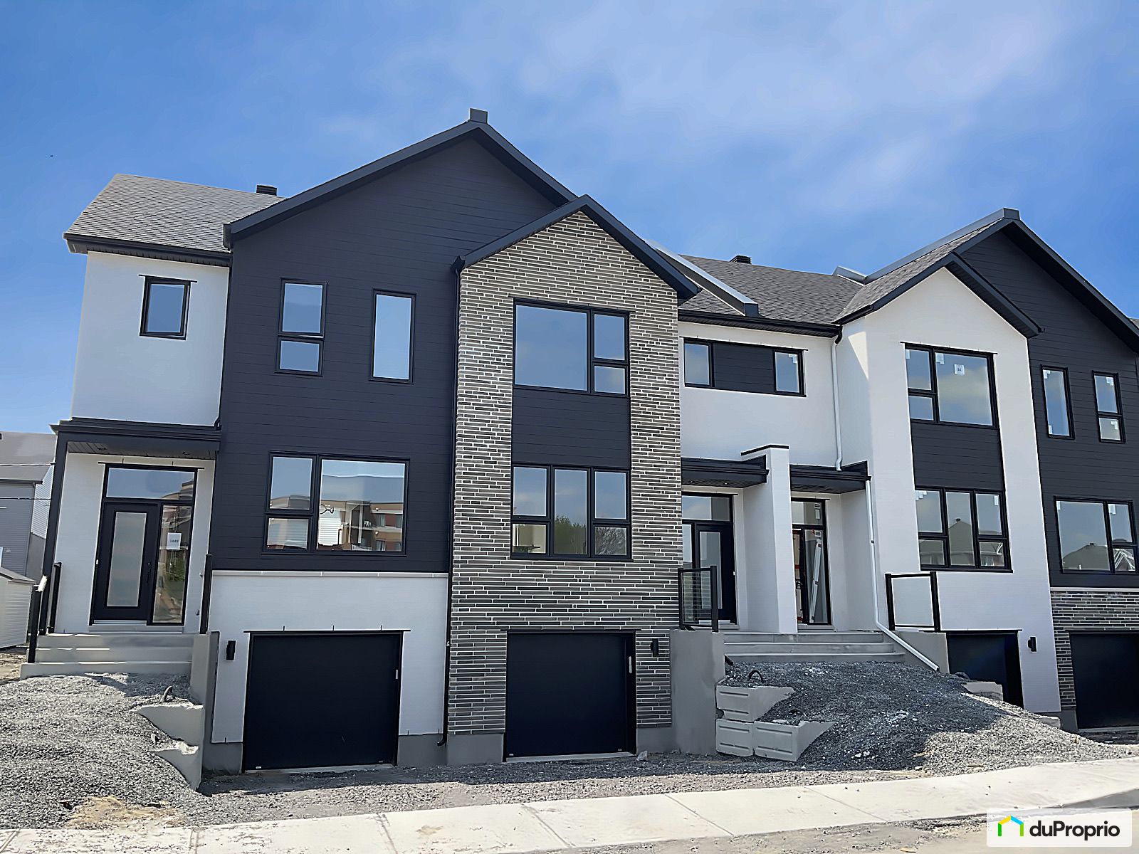 1447 rue Tekakwitha, Auteuil for rent