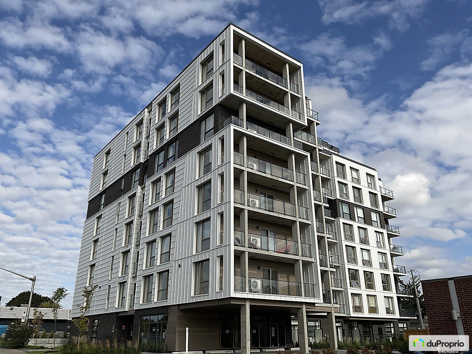 275 boulevard Curé-Labelle — photo 1