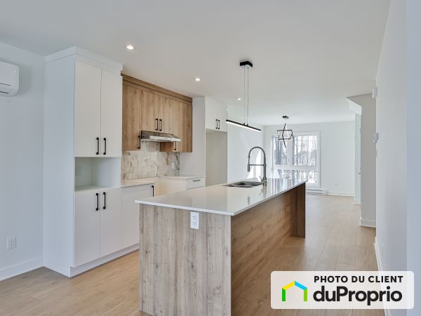 1 rue de Chaumont, St-Jérôme (Bellefeuille) for rent