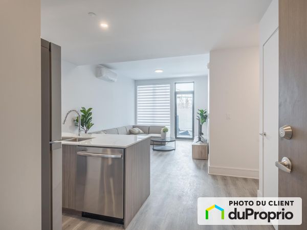 2805 chemin Bates, Outremont for rent