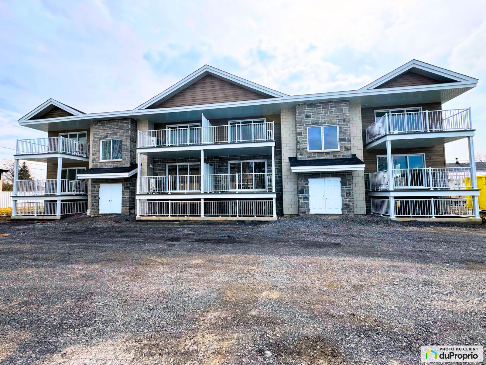 902, avenue de GrandeÎle, SalaberryDeValleyfield à louer