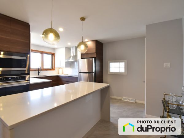 805, rue Coderre, Longueuil (St-Hubert) à louer