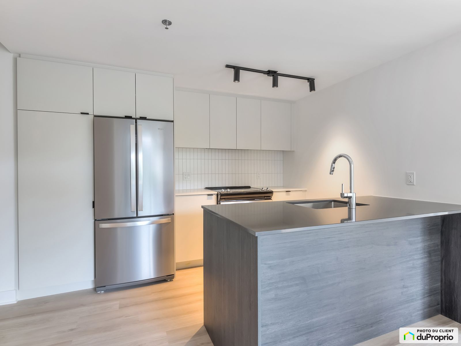 Unité 4 ½ Alba Condos Locatifs 170 Boulevard RenéLévesque Est