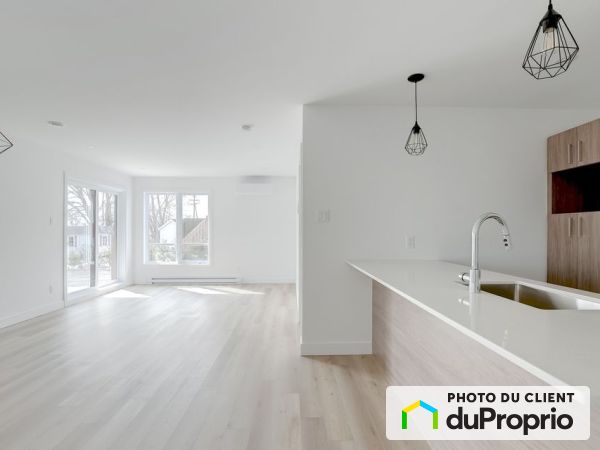 152 rue Saint-Jacques, St-Jacques for rent