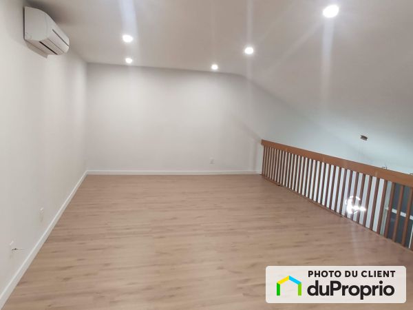 8-690 avenue Ampère, Laval-des-Rapides for rent