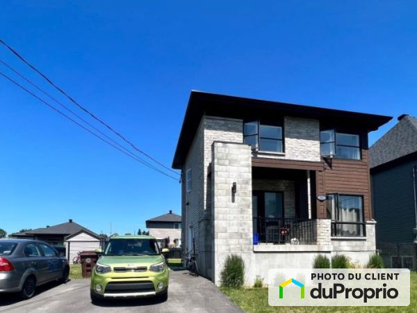 104A rue du Grand Bois, Ste-Sophie for rent