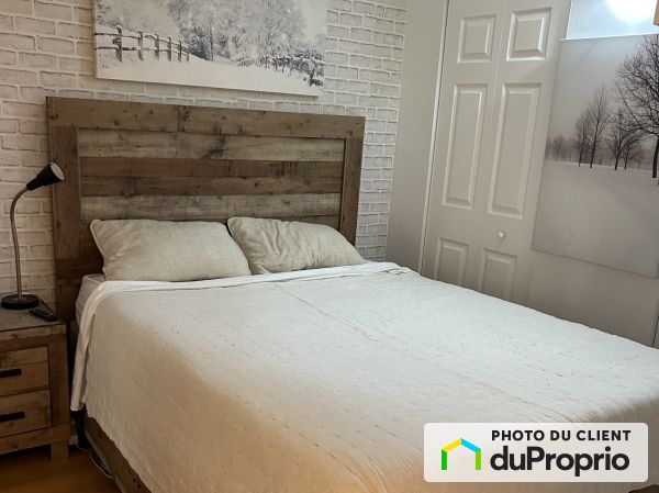 Chambre du logement - 1800 rue du Caribou, Longueuil (Vieux-Longueuil) à louer