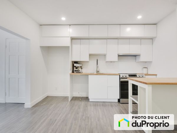 2-121 rue Père-Arnaud, Saint-Sauveur for rent